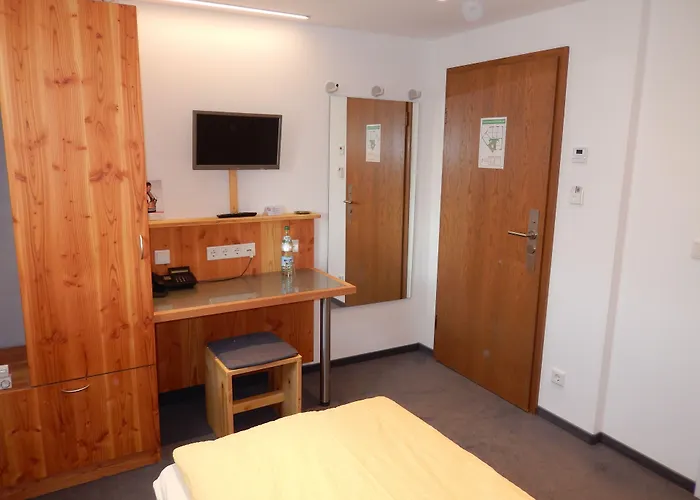 Feuerbacher Hof מלון 2*