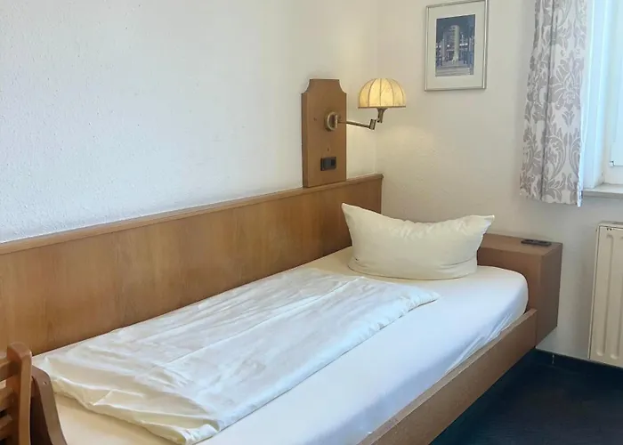 费尔巴彻霍夫酒店 2*